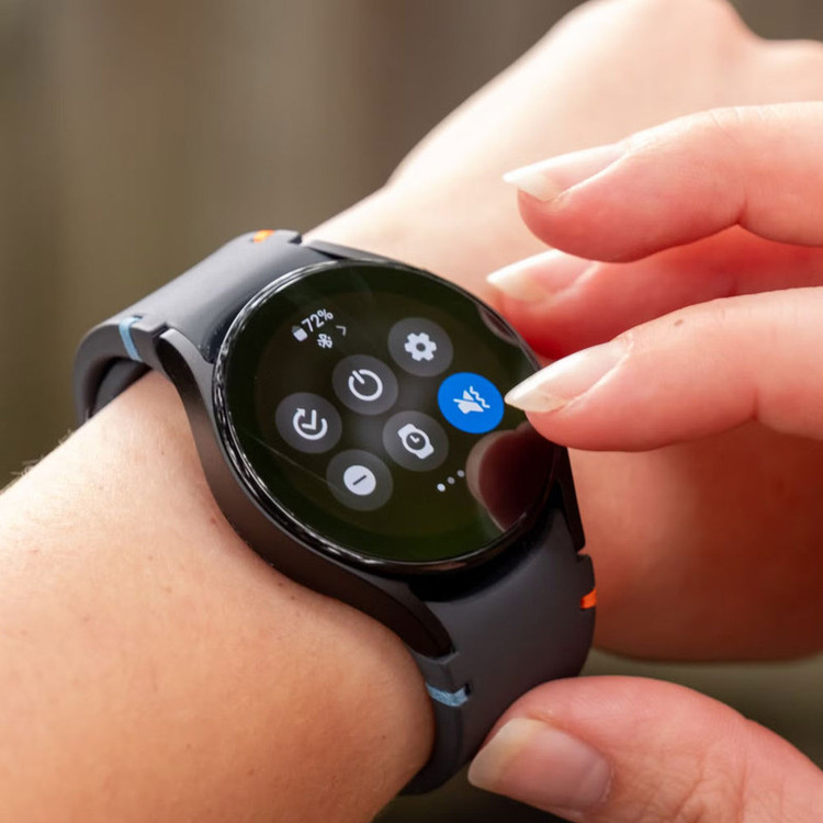 ساعت هوشمند 40 میلیمتری سامسونگ مدل Galaxy Watch FE با بند سیلیکونی