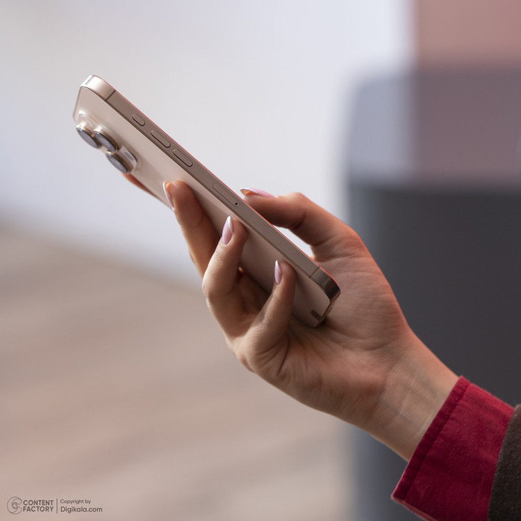 گوشی موبایل اپل مدل iPhone 16 Pro Max ZAA دو سیم کارت ظرفیت 256 گیگابایت و رم 8 گیگابایت - به همراه شارژر 20 وات اپل