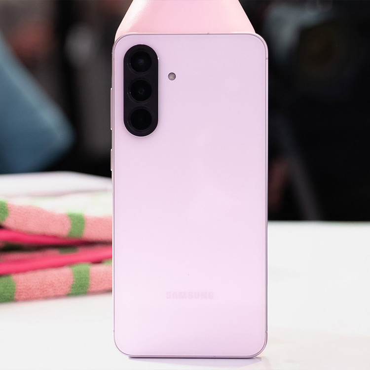 گوشی موبایل سامسونگ مدل Galaxy A56 دو سیم کارت ظرفیت 128 گیگابایت و رم 8 گیگابایت