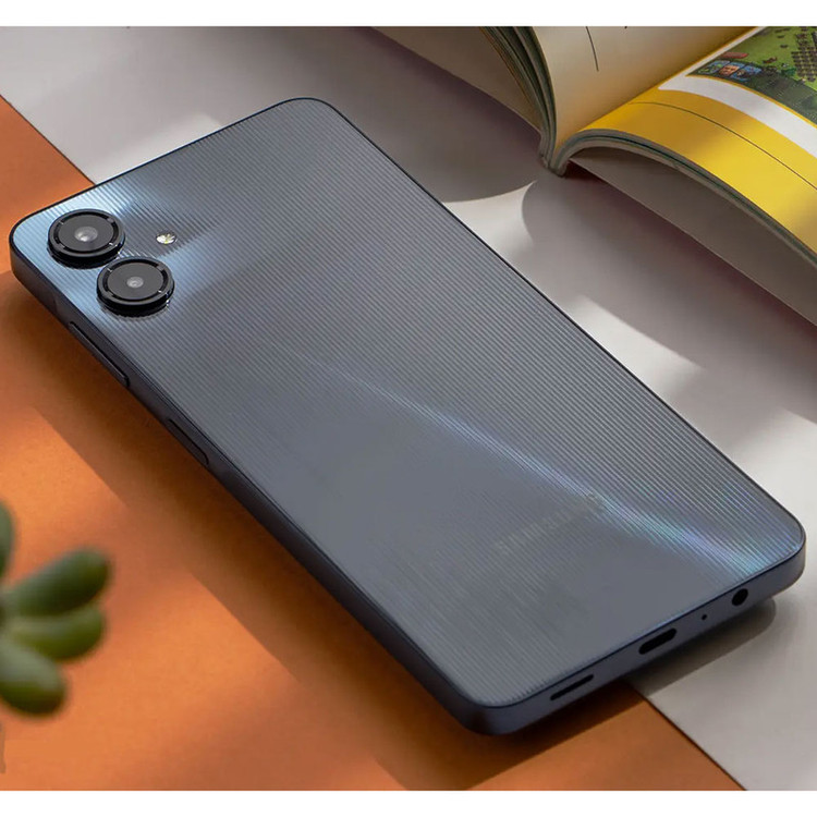 گوشی موبایل سامسونگ مدل Galaxy A06 5G دو سیم کارت 128 گیگابایت و رم 4 گیگابایت به همراه شارژر 25 وات سامسونگ