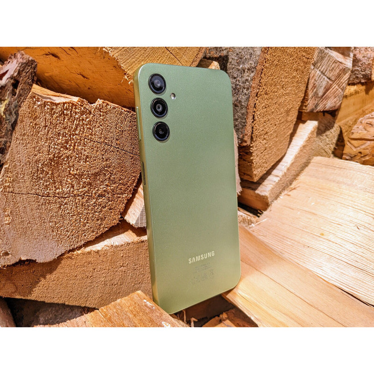 گوشی موبایل سامسونگ مدل Galaxy A14 دو سیم کارت ظرفیت 128 گیگابایت و رم 6 گیگابایت به همراه شارژر سامسونگ - ویتنام